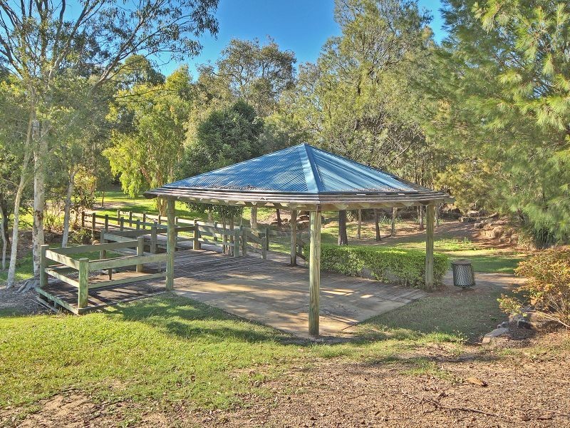 6 Selwyn Close, Forest Lake QLD 4078