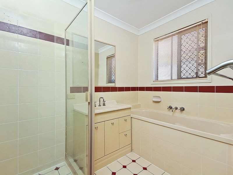 2 Blenheim Close, Forest Lake QLD 4078