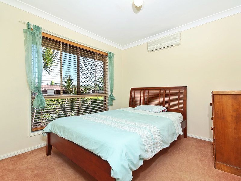 2 Blenheim Close, Forest Lake QLD 4078