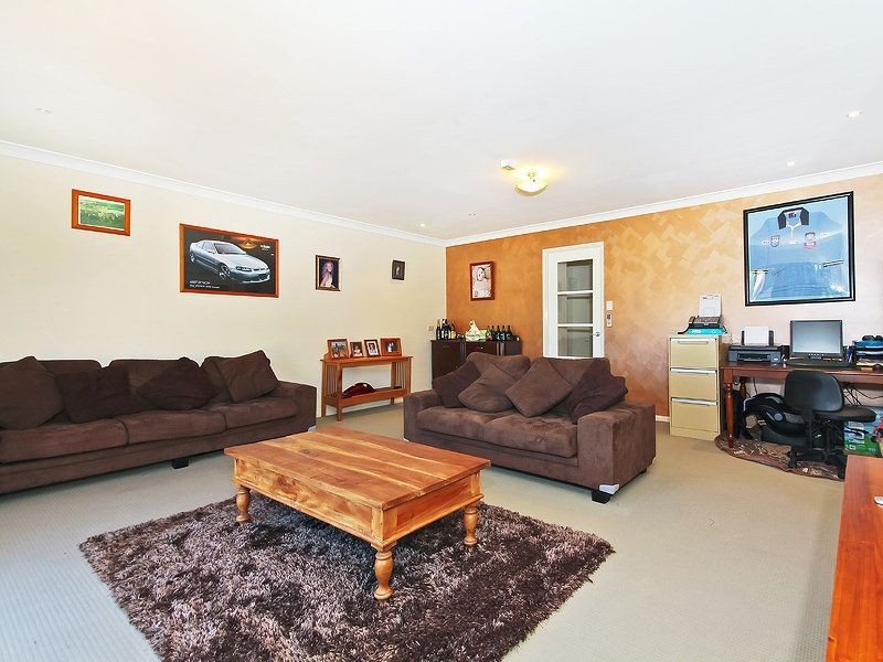 2 Blenheim Close, Forest Lake QLD 4078