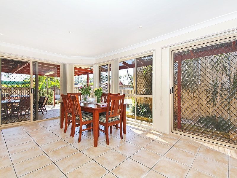 2 Blenheim Close, Forest Lake QLD 4078