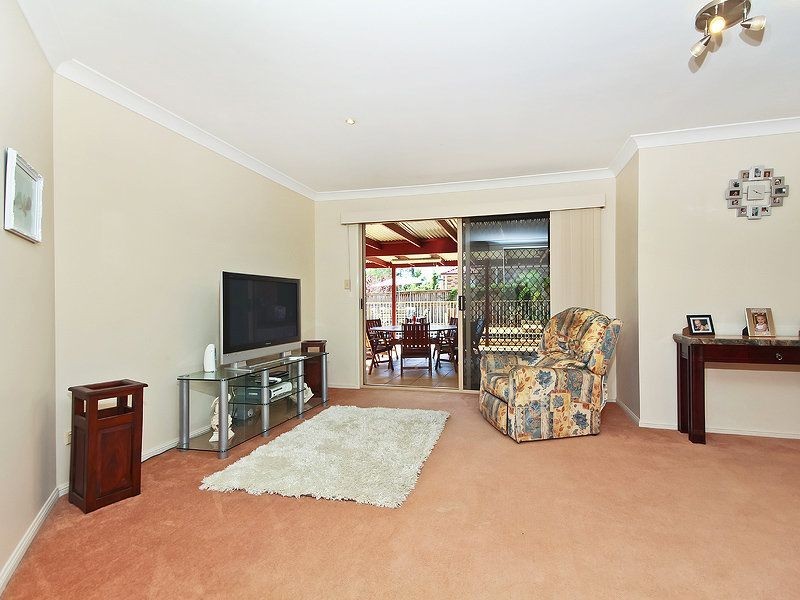 2 Blenheim Close, Forest Lake QLD 4078