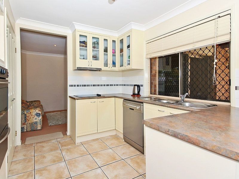 2 Blenheim Close, Forest Lake QLD 4078