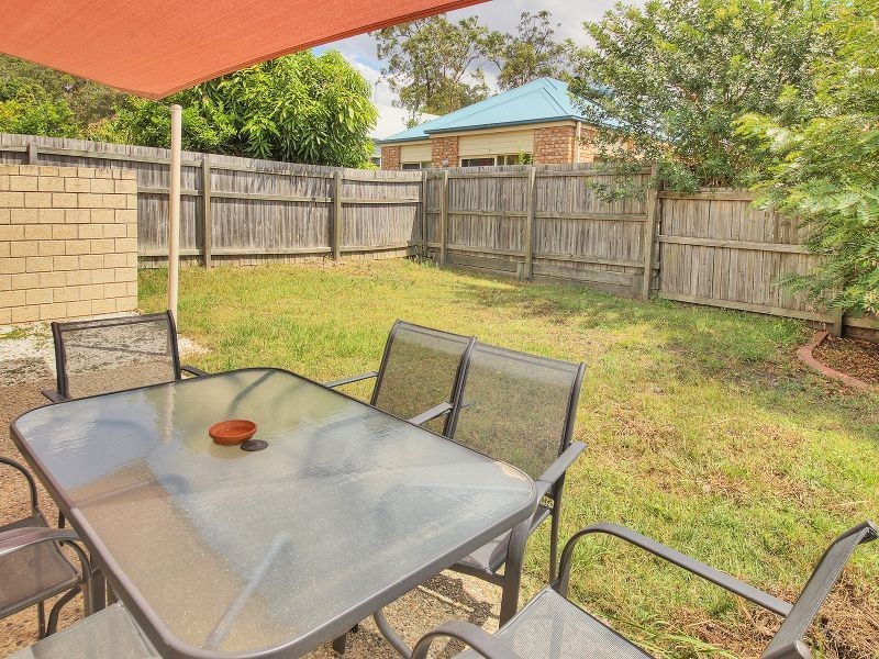 8 Robson Street, Forest Lake QLD 4078