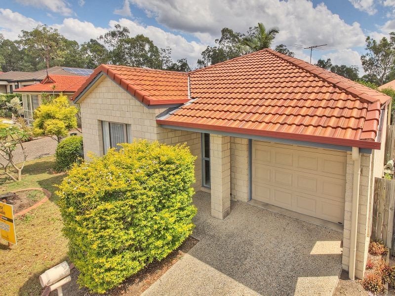8 Robson Street, Forest Lake QLD 4078