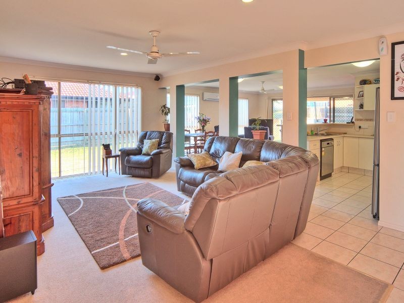 3 Rae Close, Camira QLD 4300