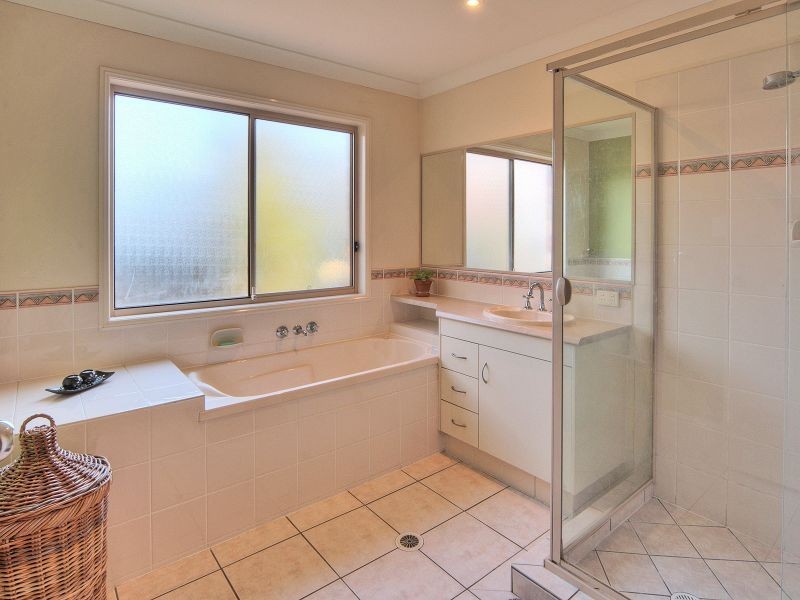3 Rae Close, Camira QLD 4300