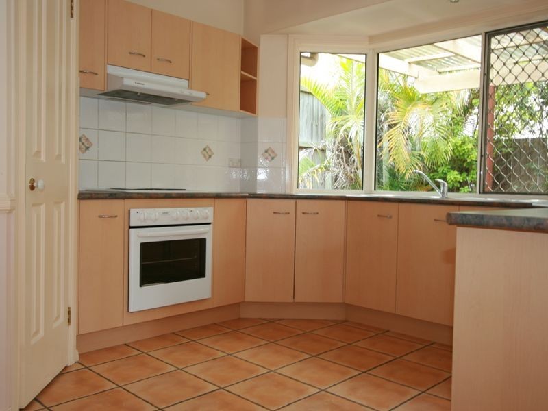 10 Crediton Place, Forest Lake QLD 4078