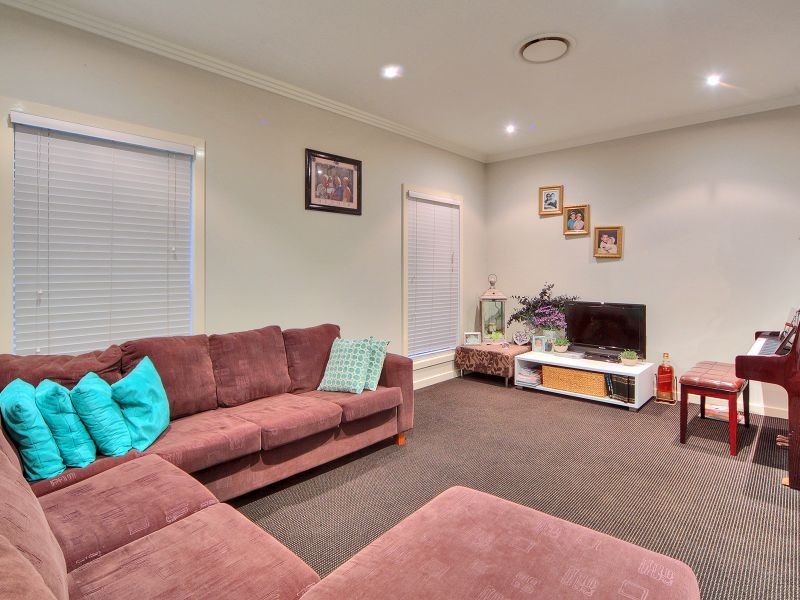 4 Cayman Place, Forest Lake QLD 4078