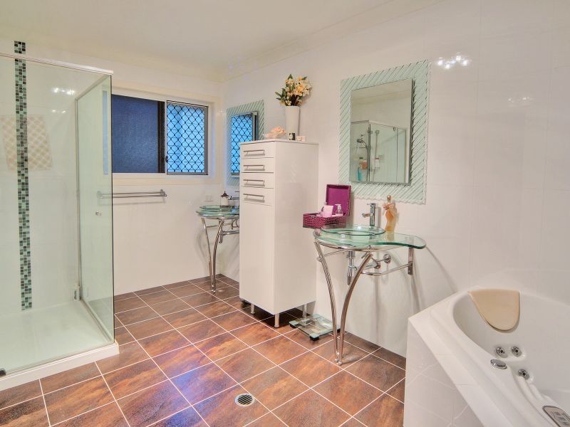 4 Cayman Place, Forest Lake QLD 4078