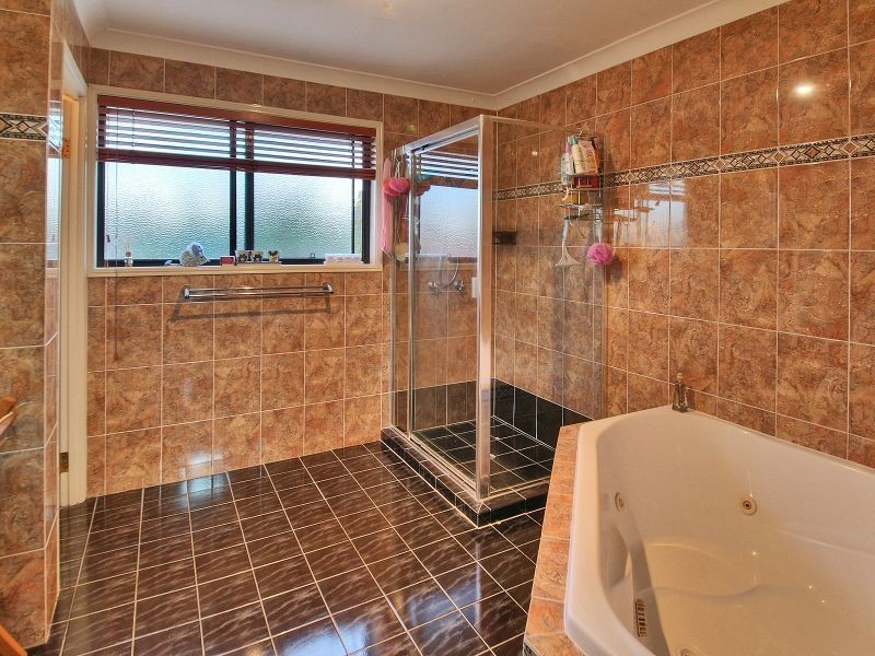 4 Hamilton Close, Forest Lake QLD 4078