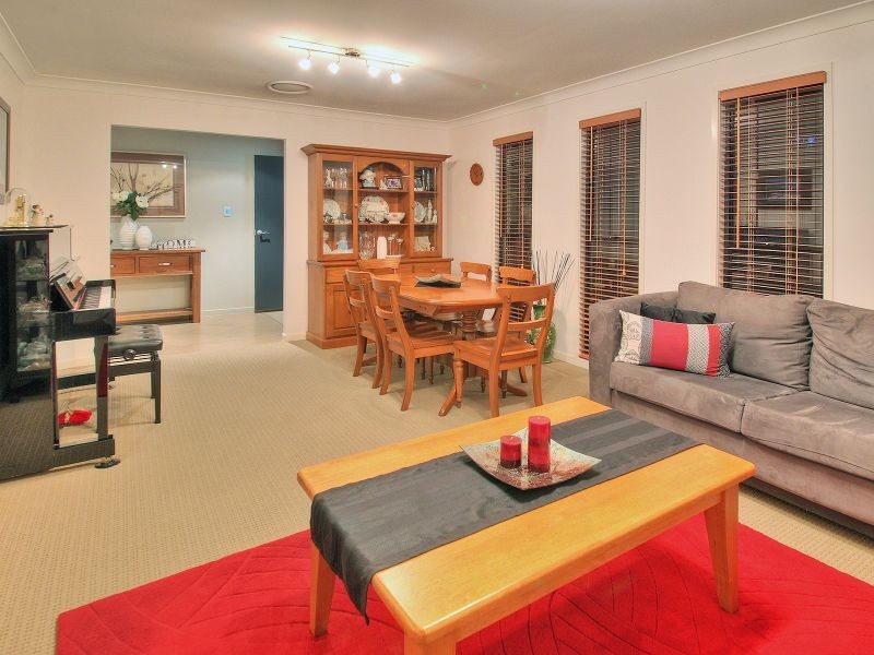 19 Elm Place, Heathwood QLD 4110