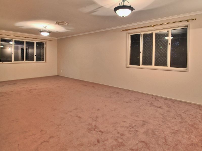 18 Sarabah Place, Forest Lake QLD 4078