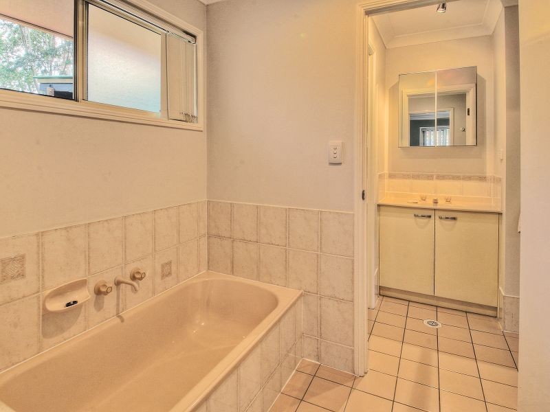 20 Oxley Place, Forest Lake QLD 4078