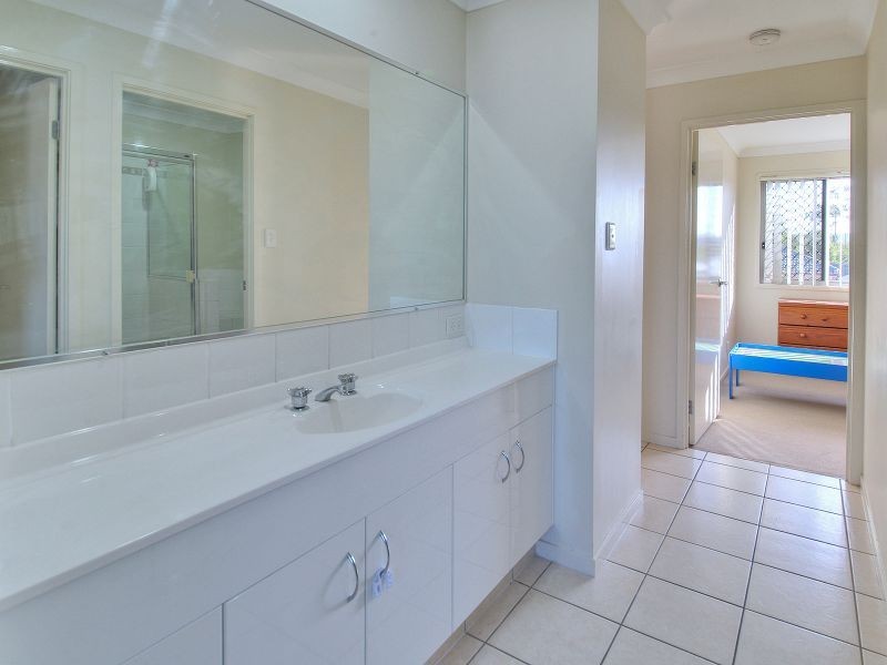 7 Cove Place, Springfield Lakes QLD 4300