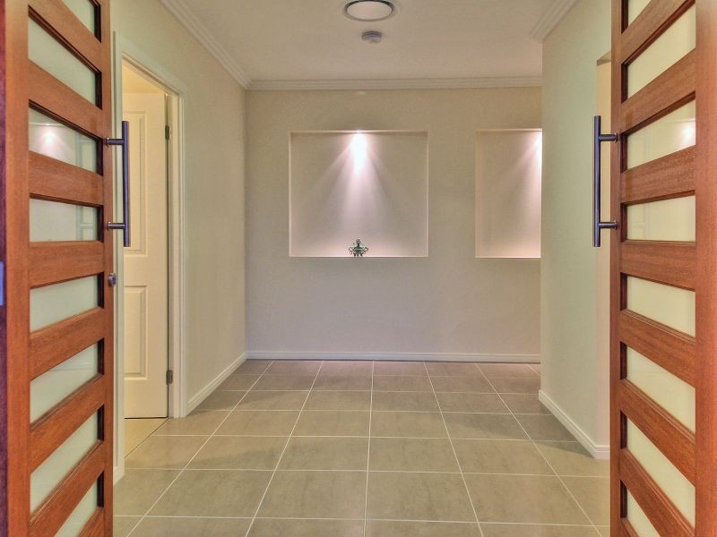 10 Colebrook Crescent, Doolandella QLD 4077