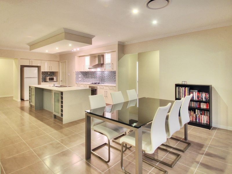 10 Colebrook Crescent, Doolandella QLD 4077