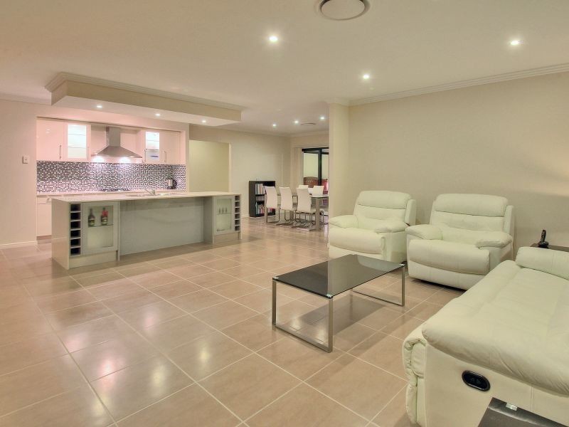 10 Colebrook Crescent, Doolandella QLD 4077