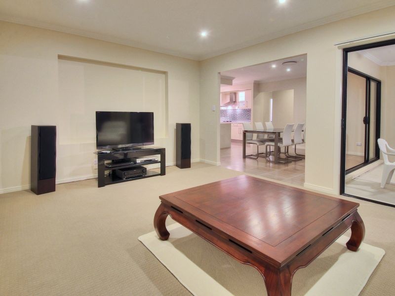 10 Colebrook Crescent, Doolandella QLD 4077