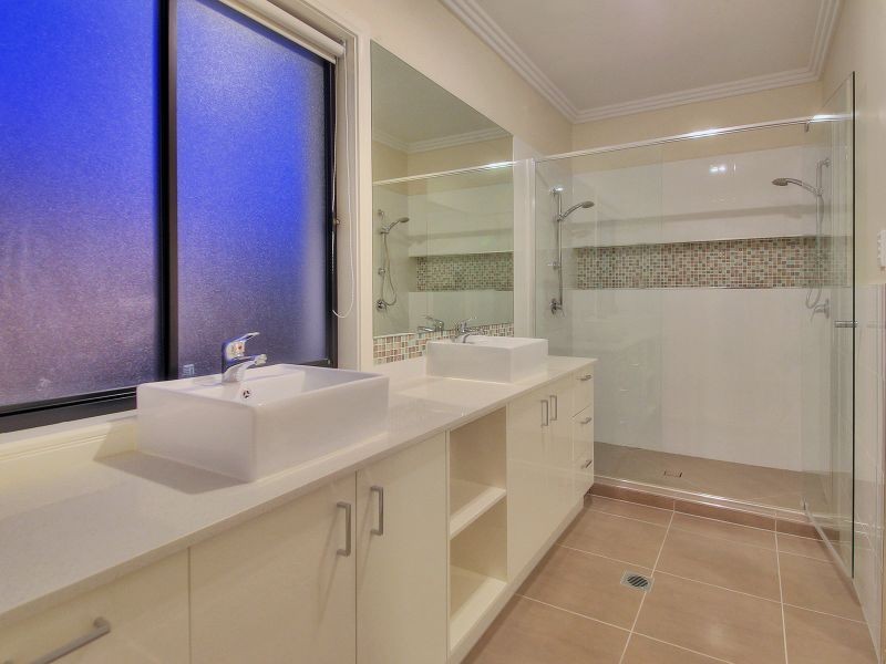10 Colebrook Crescent, Doolandella QLD 4077