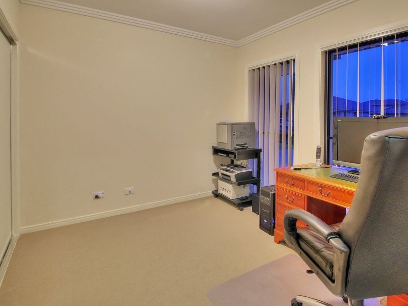 10 Colebrook Crescent, Doolandella QLD 4077
