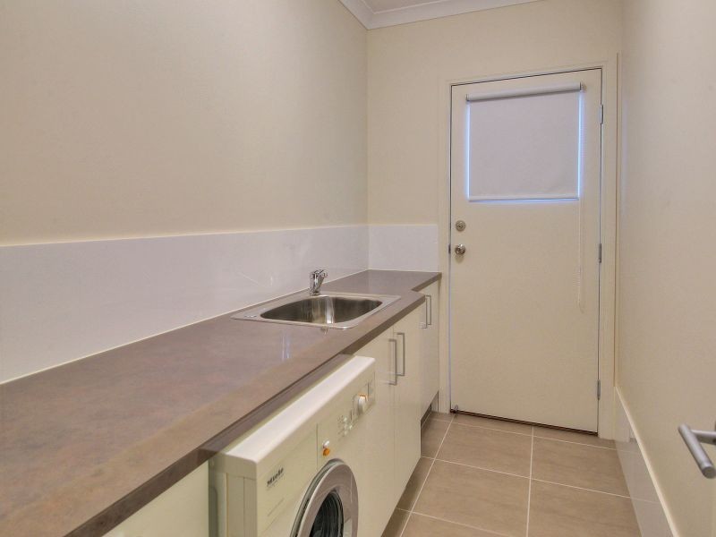 10 Colebrook Crescent, Doolandella QLD 4077