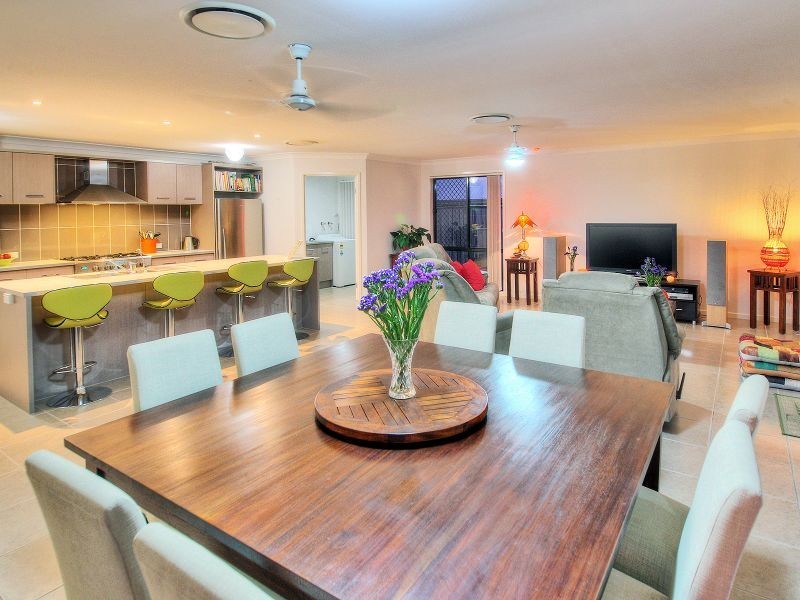 33 Brushwood Circuit, Forest Lake QLD 4078