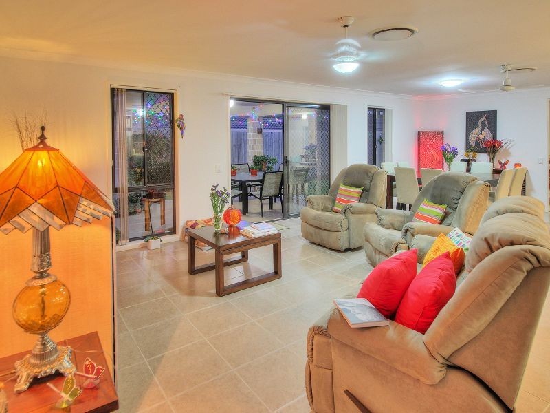 33 Brushwood Circuit, Forest Lake QLD 4078