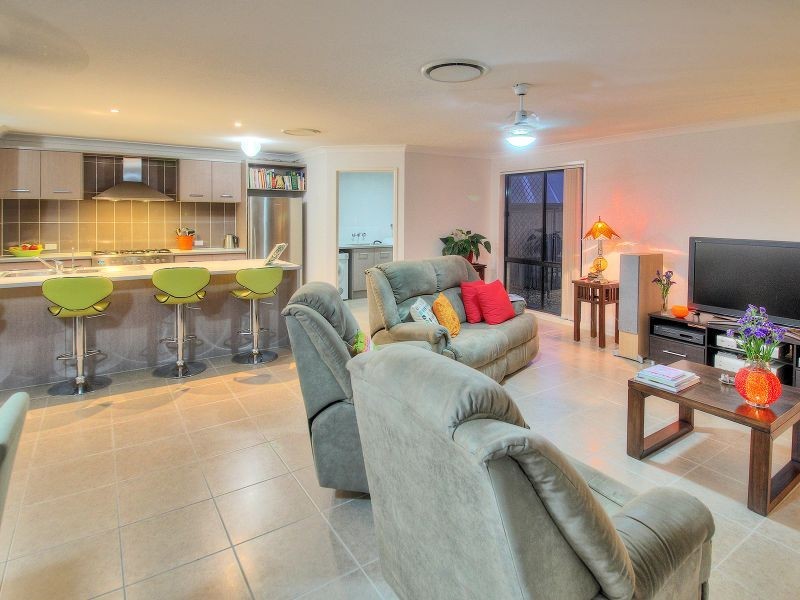 33 Brushwood Circuit, Forest Lake QLD 4078