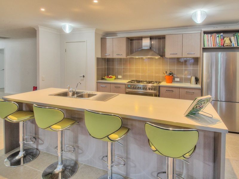 33 Brushwood Circuit, Forest Lake QLD 4078