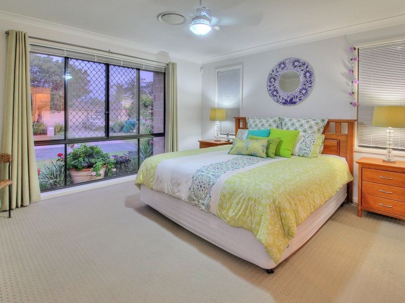 33 Brushwood Circuit, Forest Lake QLD 4078