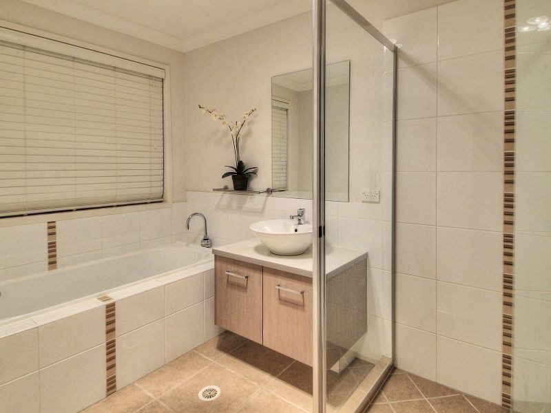 33 Brushwood Circuit, Forest Lake QLD 4078