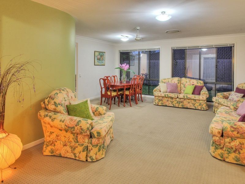 33 Brushwood Circuit, Forest Lake QLD 4078