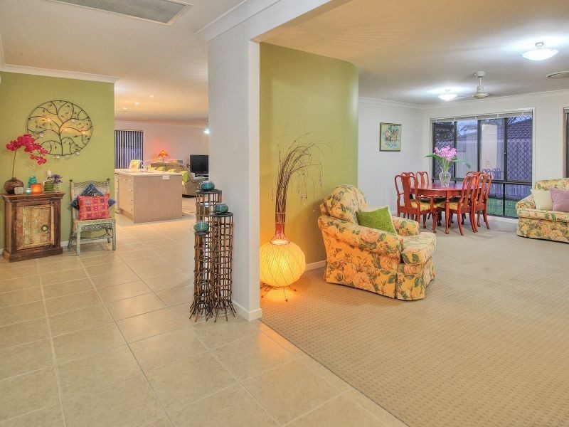 33 Brushwood Circuit, Forest Lake QLD 4078