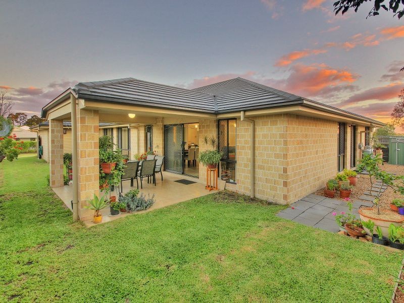 33 Brushwood Circuit, Forest Lake QLD 4078