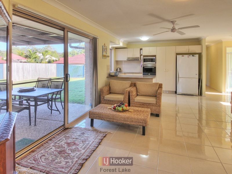 11 Drake Place, Forest Lake QLD 4078