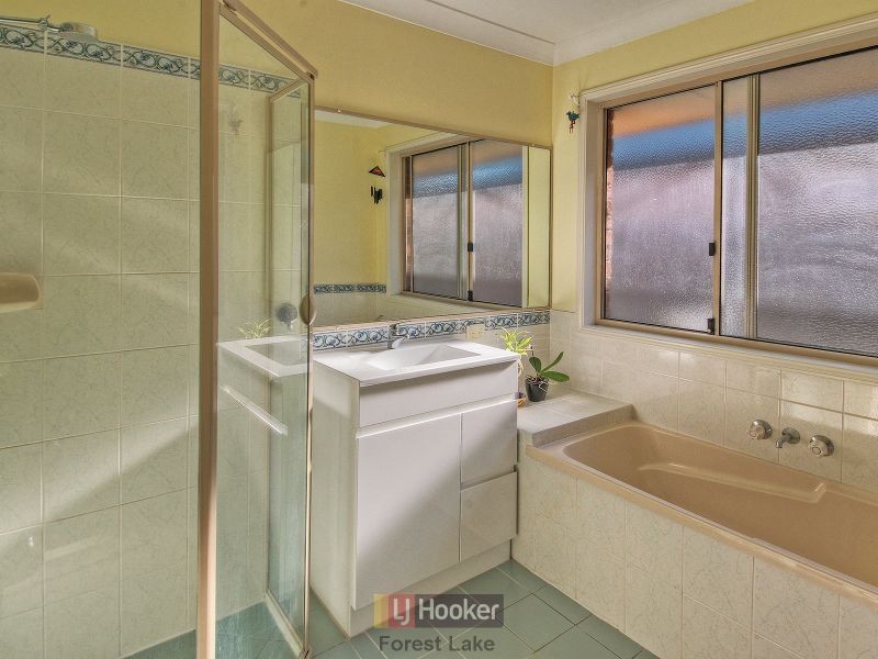 11 Drake Place, Forest Lake QLD 4078