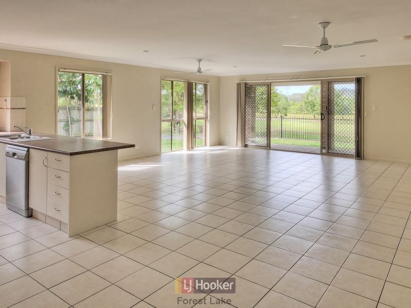 37 Fairway Drive, Meadowbrook QLD 4131