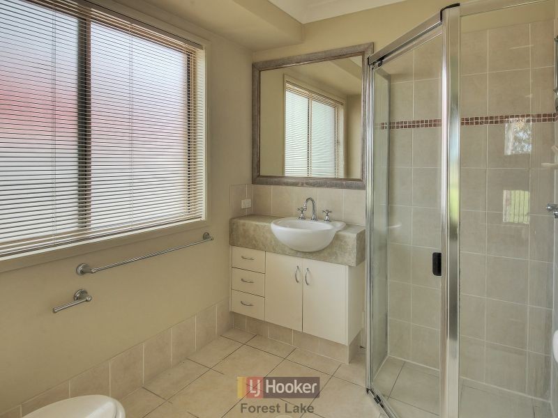 37 Fairway Drive, Meadowbrook QLD 4131