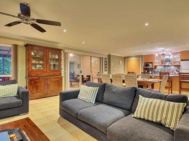 10 Camberwell Place, Forest Lake QLD 4078