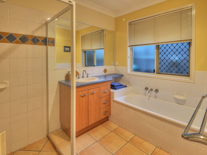 10 Camberwell Place, Forest Lake QLD 4078