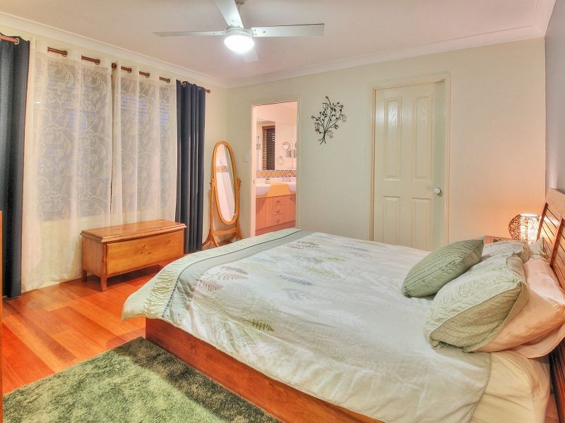 10 Camberwell Place, Forest Lake QLD 4078