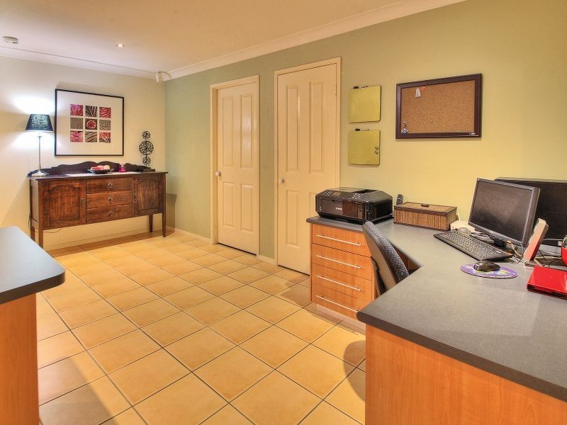 10 Camberwell Place, Forest Lake QLD 4078