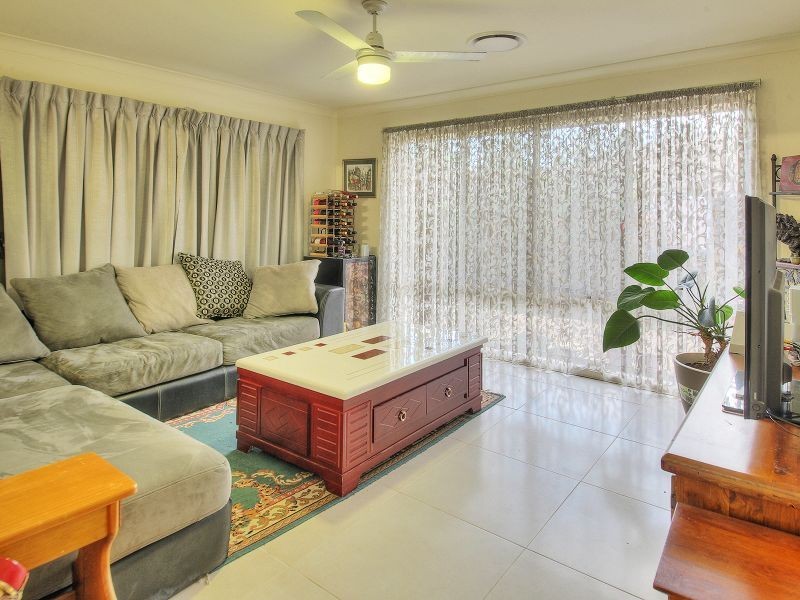 2 Peppermint Lane, Forest Lake QLD 4078