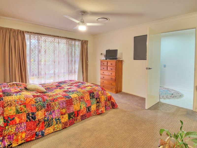 2 Peppermint Lane, Forest Lake QLD 4078