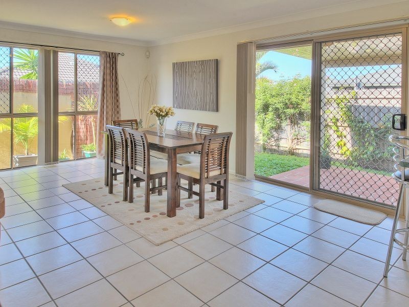 24 Summit Terrace, Forest Lake QLD 4078