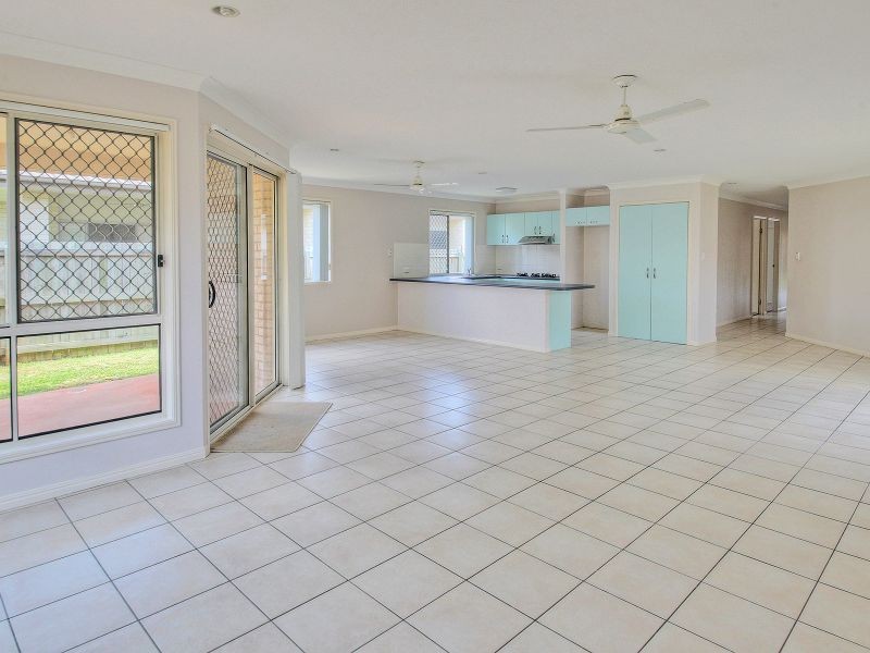 65 Hawthorne Street, Forest Lake QLD 4078