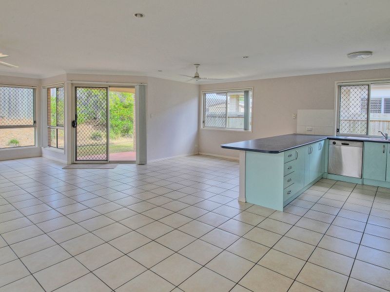 65 Hawthorne Street, Forest Lake QLD 4078