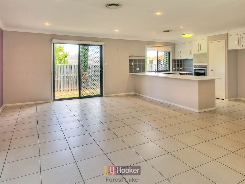 41 Hawthorne Street, Forest Lake QLD 4078