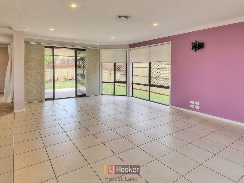 41 Hawthorne Street, Forest Lake QLD 4078